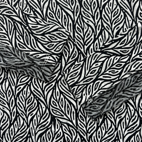 NWT IBKUL Women's XS Sally Black & White Mock Zipper Long Sleeve Top 50 SPF - Picture 5 of 14